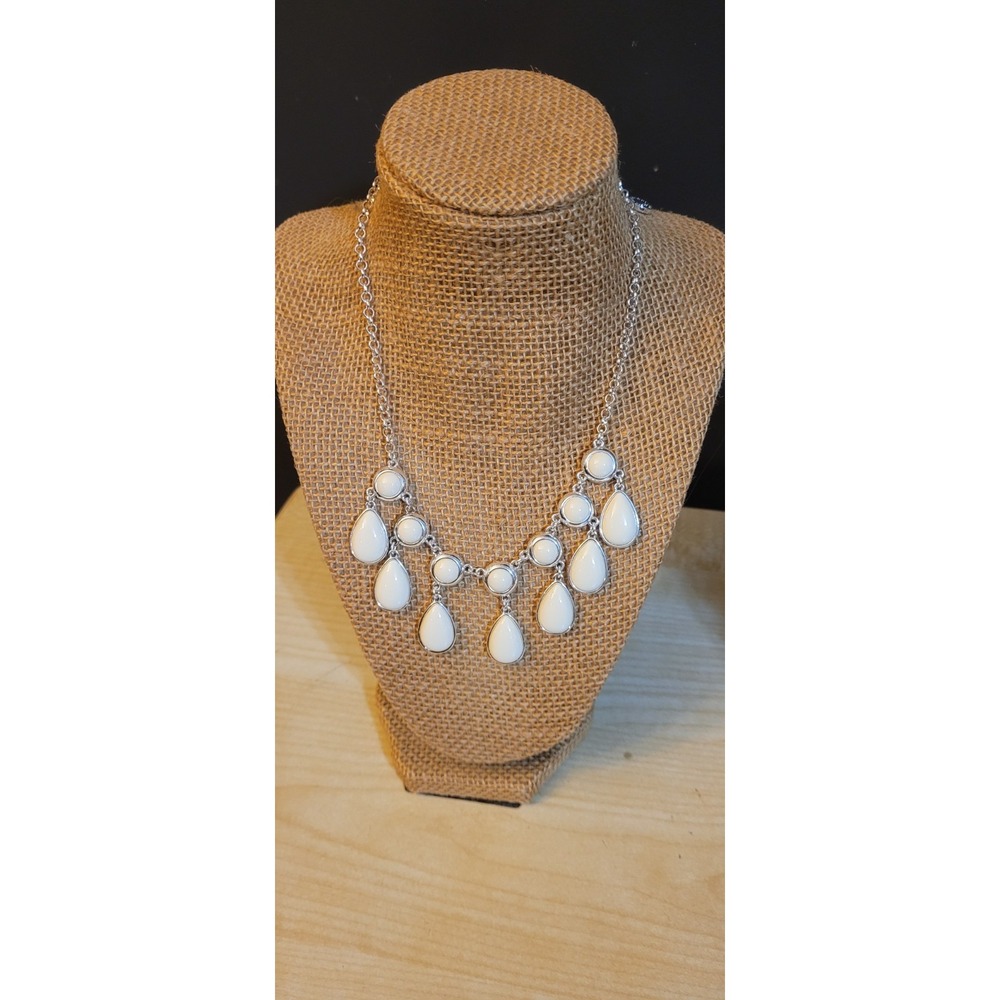 Vintage Liz Claiborne Necklace Silver Inlaid Faceted Cream Beads 16 Inch